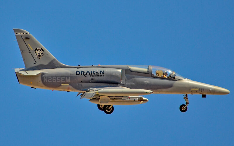 Avion Aero L-159 ALCA deținut de compania Draken
