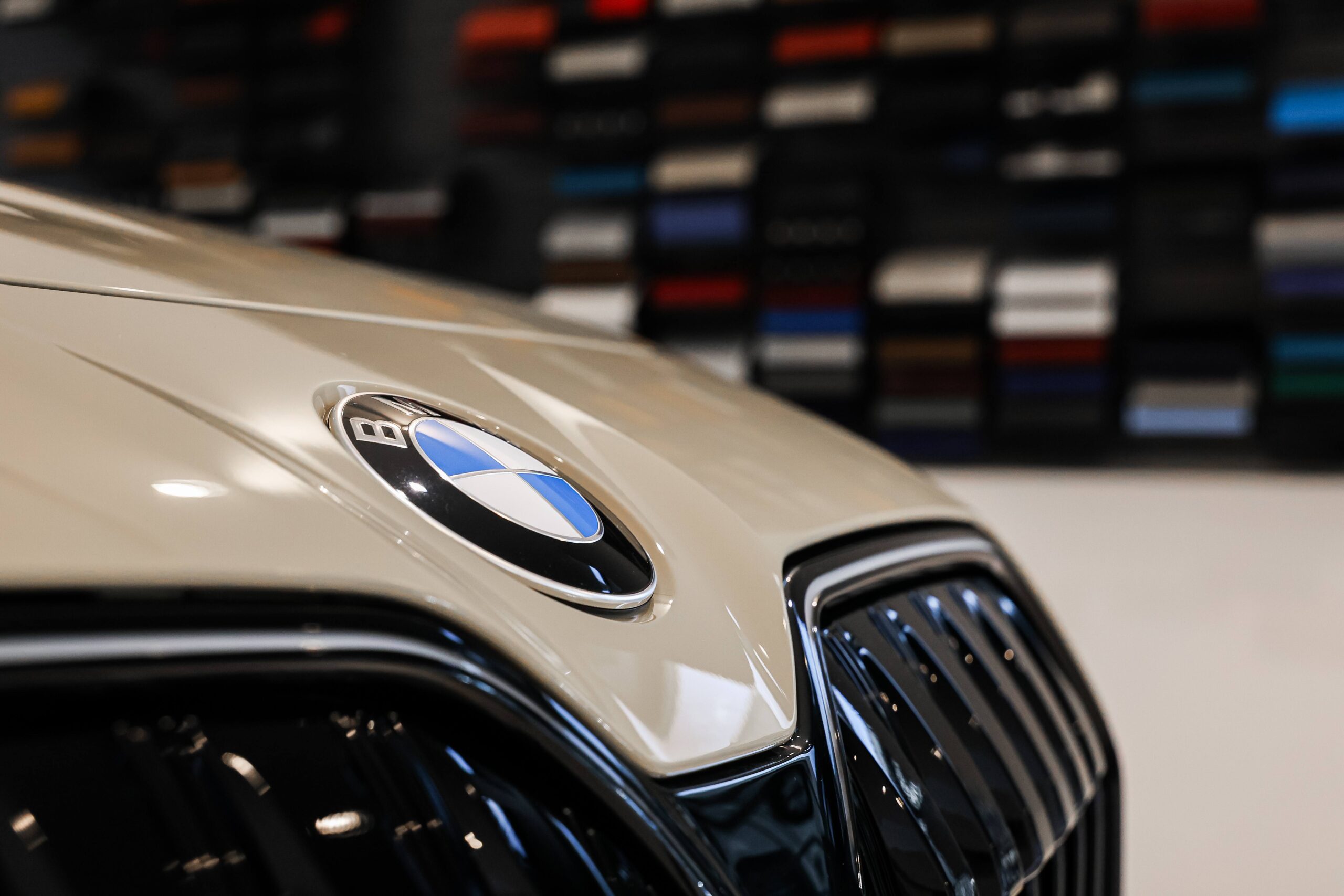 Bmw seria 7 in culoarea Desert Sand Uni