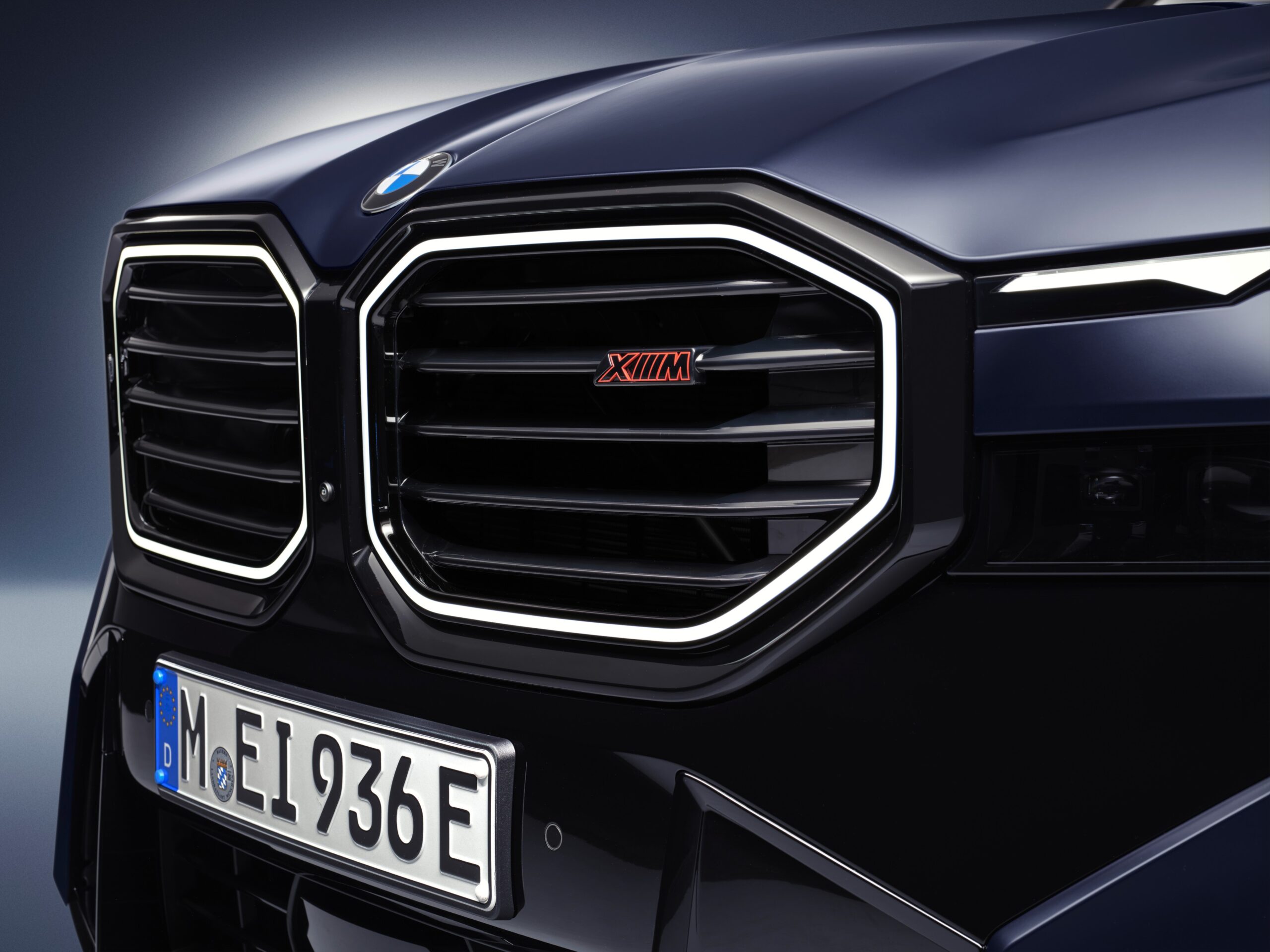 parte din fata a unui BMW XM Label