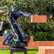 un robot zidar in actiune