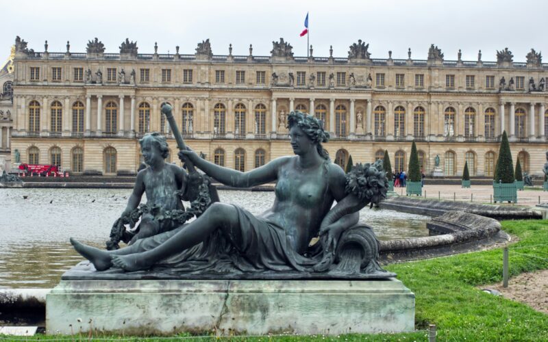 Statuie din grădina Palatului Versailles