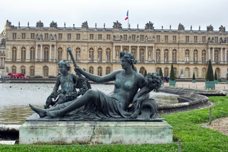 Statuie din grădina Palatului Versailles