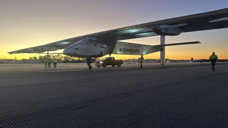 drona solara dezvoltate de Skydweller pe pista de decolare
