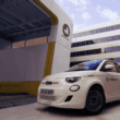 masini electrica fiat 500e langa un modul de schimbare a bateriei
