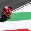 marc marquez pe pista
