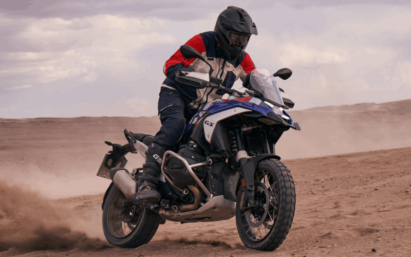 bmw r1300gs in off-road