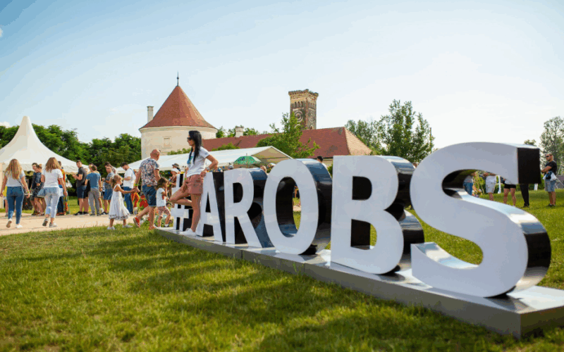 Logo compania romaneasca de tehnologie AROBS