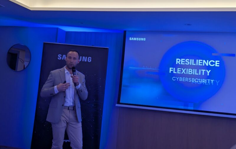 nikita aleksandrowski vorbeste la evenimentul samsung memory summit 2025