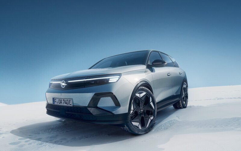 model opel grandland AWD, electric