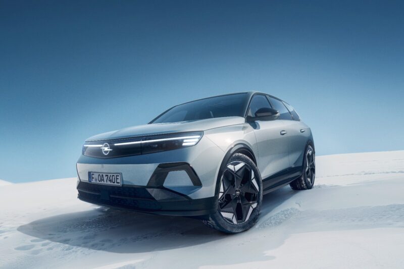 model opel grandland AWD, electric
