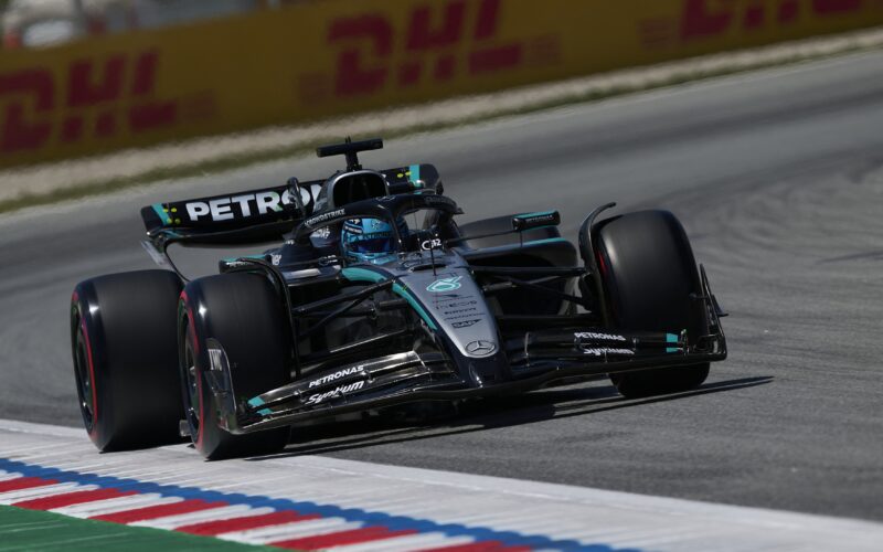 George Russel în monopostul mercedes F1
