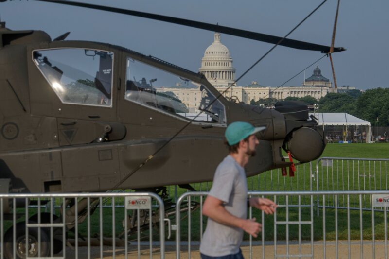elicopter parcat in fata congresului american