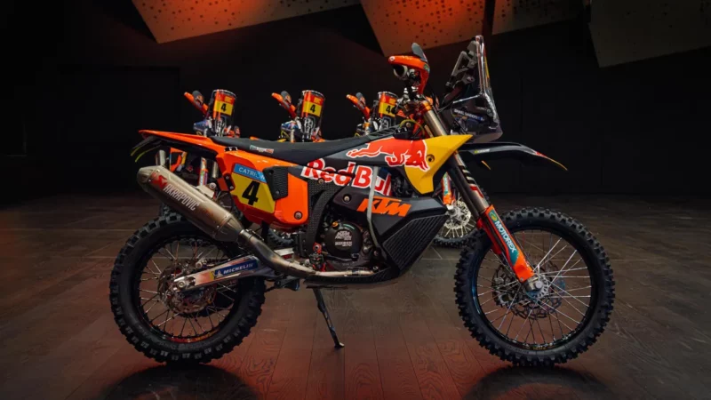 KTM 450 replica dupa modelul participant la dakar