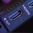 Mufa HDMI pe un laptop