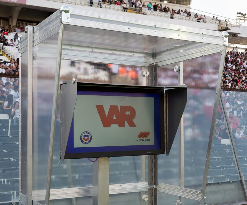sistem var pe un stadion