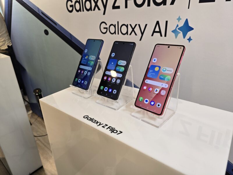 Telefon pliabil Samsung Galaxy Z Flip 7