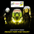 poster pentru competititia turul frantei 2025 cu o 2 motociclisti si o motocileta la mijloc pe fundal negru