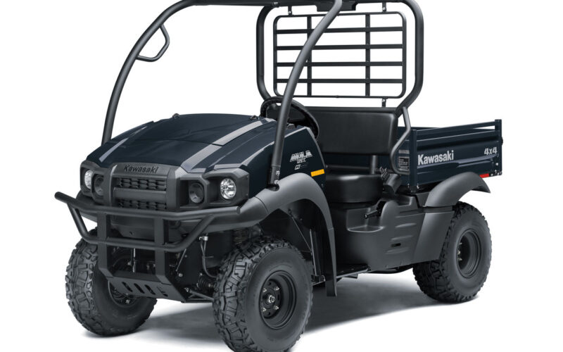 atv de culoare neagra cu o cusca de protectie metalica