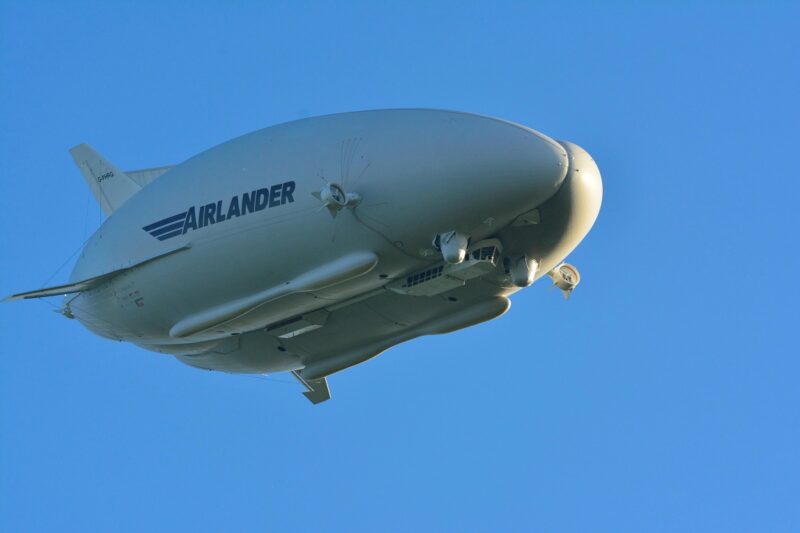 Dirijabilul futurist Airlander 10