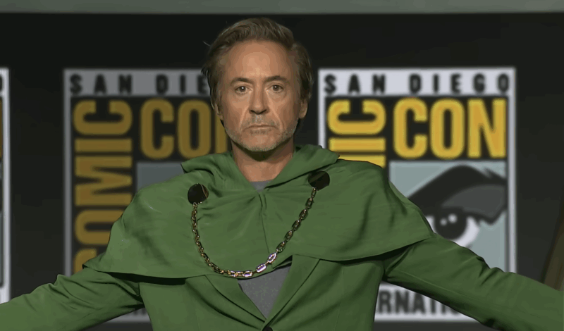 Actorul Robert Downey Jr. în rolul personajului Doctor Doom