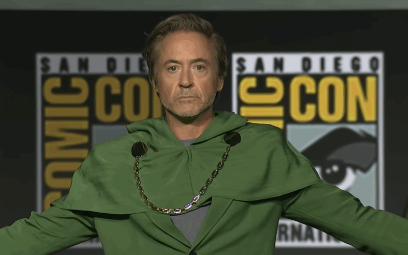 Actorul Robert Downey Jr. în rolul personajului Doctor Doom