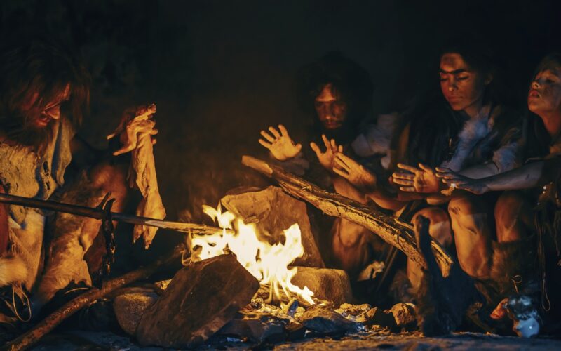 Comunitate neanderthaliană în jurul focului