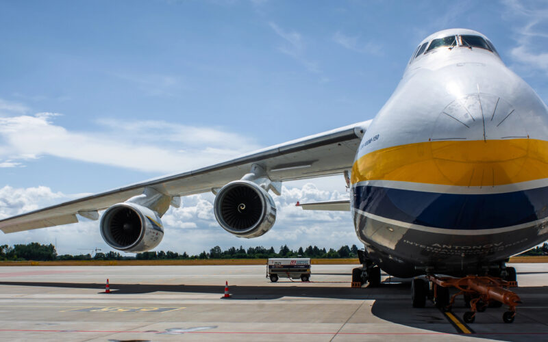 Avion Antonov An-124