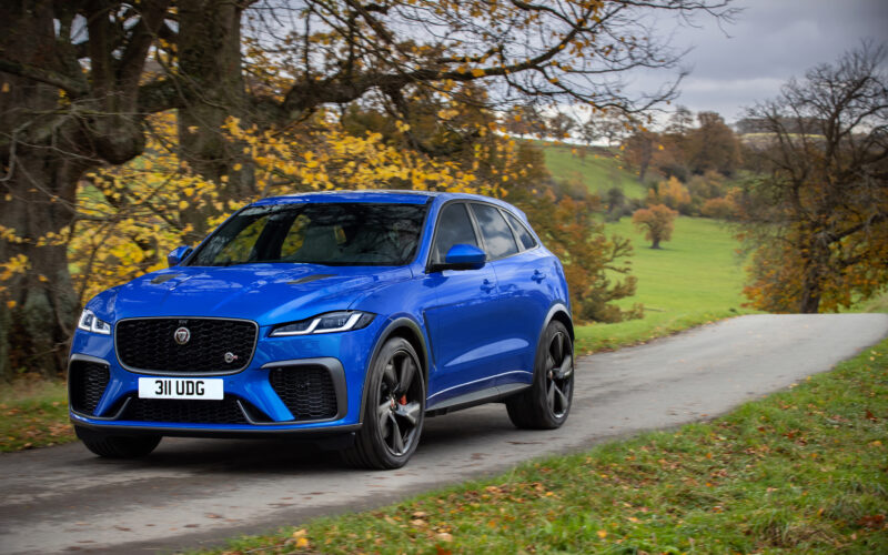 SUV-ul britanic Jaguar F-Pace SVR