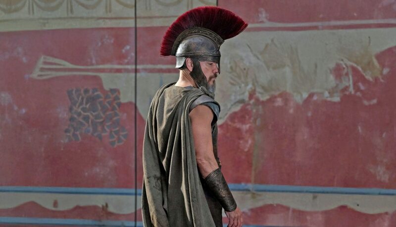 Matt Damon într-un stop cadru din filmul The Odyssey