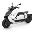 scute electric de la bmw in doua culori alb negru