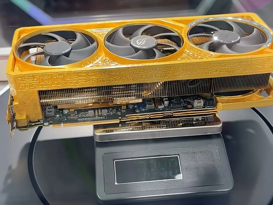 Asus a prezentat un RTX 5090 fabricat din 5 kg de aur de 24 de karate în valoare de 500.000 de dolari, RTX 5090 ROG Astral Gold Edition, cel mai scump GPU din toate timpurile