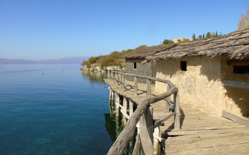 Reconstituire a unui site neolitic lacustru pe lacul Ohrid