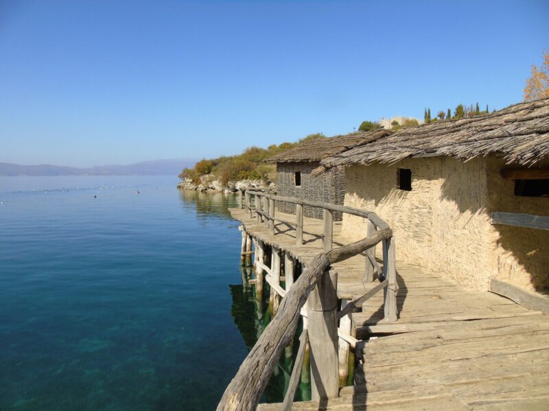 Reconstituire a unui site neolitic lacustru pe lacul Ohrid
