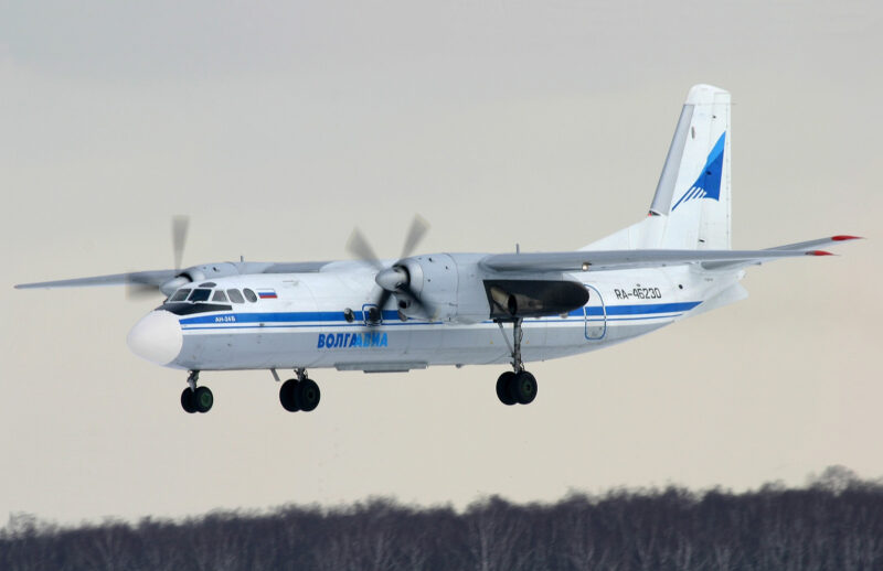 Avion Antonov An-24