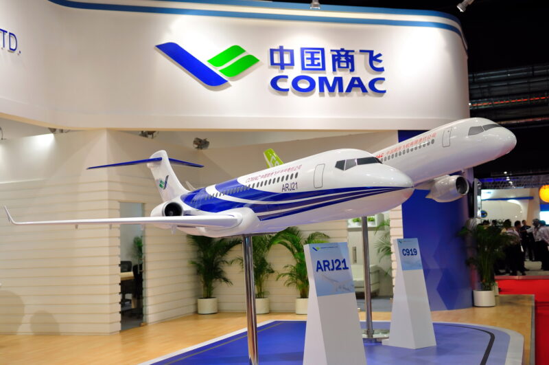 machete de avioane comac