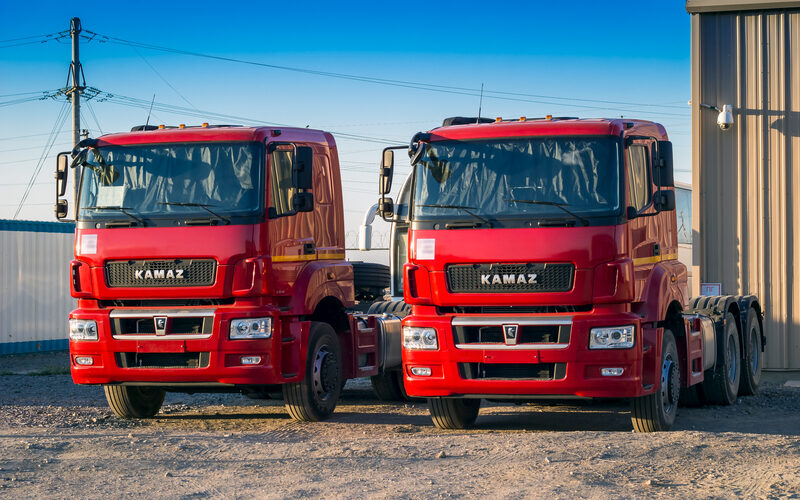 doua camioane kamaz