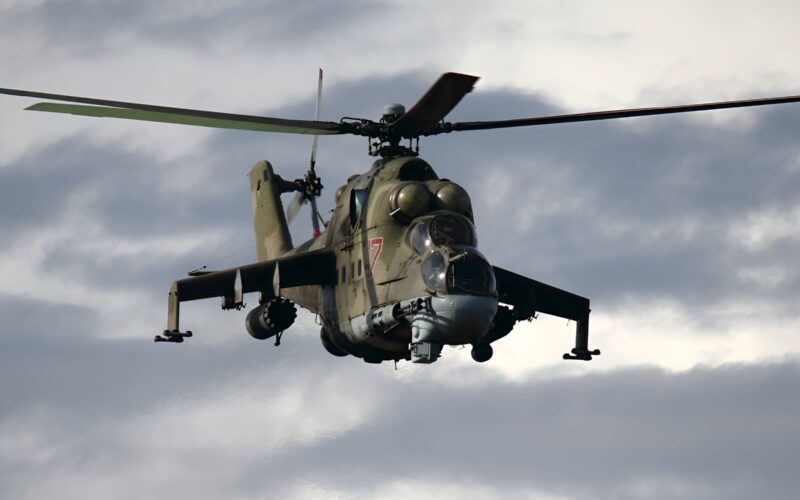 elicopter mil-24 in zbor