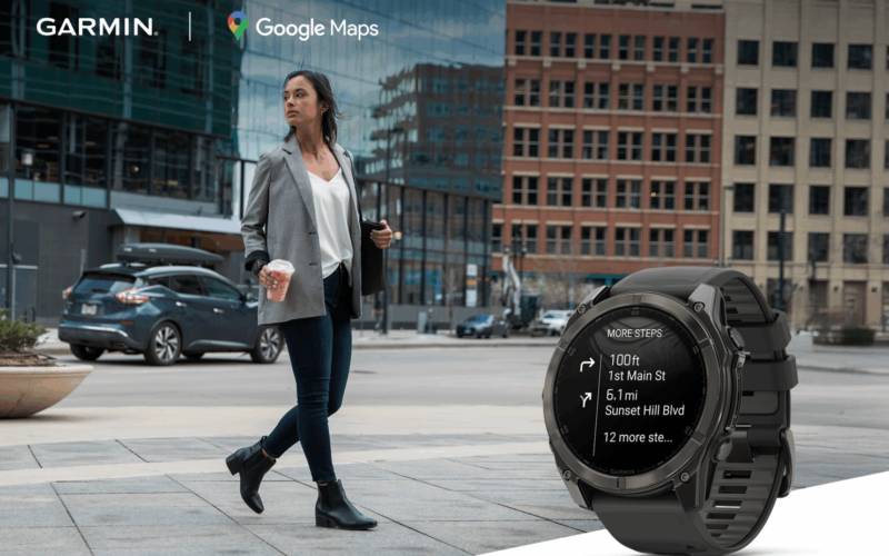 o femeie si un ceas garmin