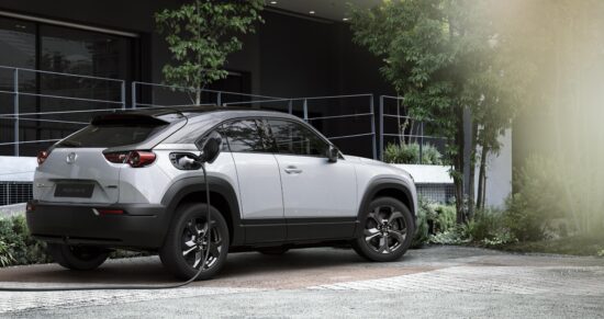un model electric mazda pus la incarcat