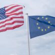 Steagurile Statelor Unite și al Uniunii Europene