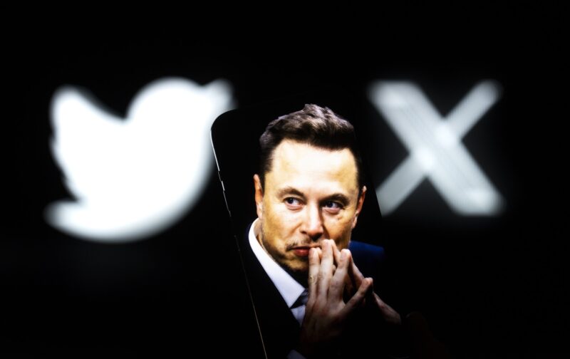 Elon Musk și rețeaua sa de socializare X