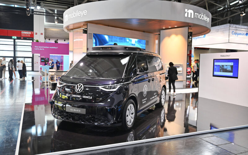 Duba autonomă Volkswagen ID.Buzz AV