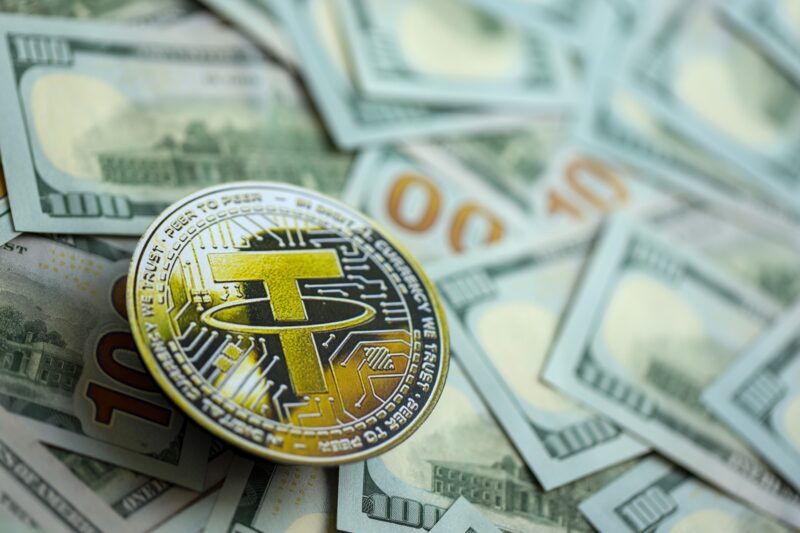 moneda digitala tether alaturi de dolari