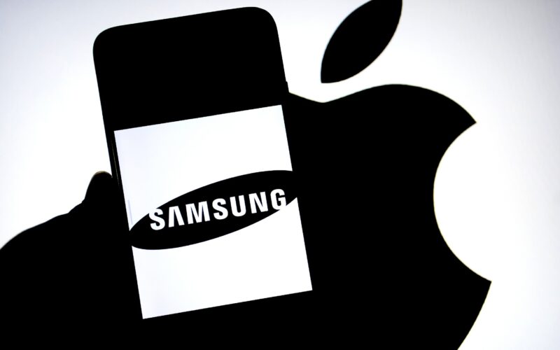 Logo-uri Samsung și Apple