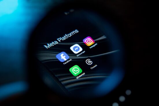 Aplicații Facebook, Whatsapp, Instagram, deținute de Meta