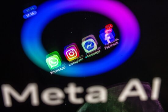 Aplicații Facebook, Whatsapp, Instagram, deținute de Meta