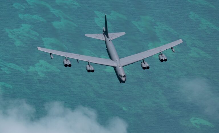 Bombardier american B-52