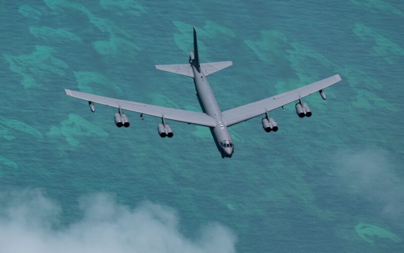 Bombardier american B-52