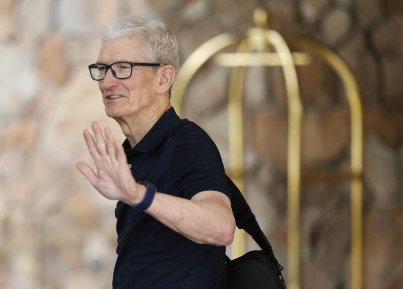 tim cook seful apple