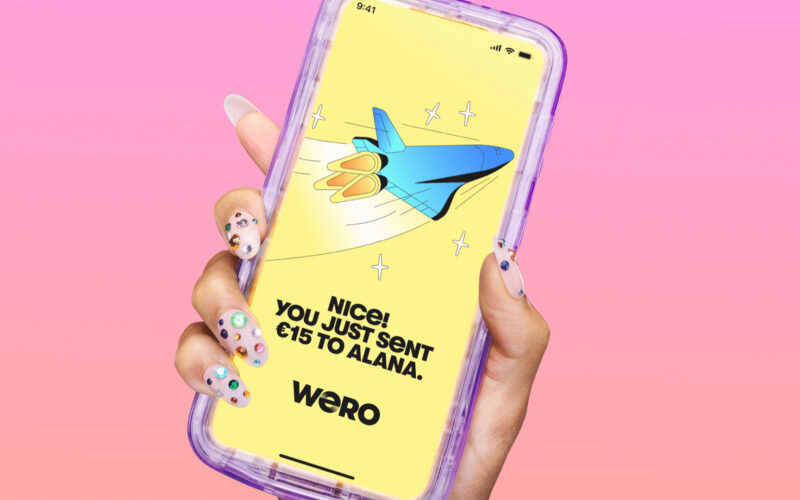 portofelul digital wero pe un smartphone